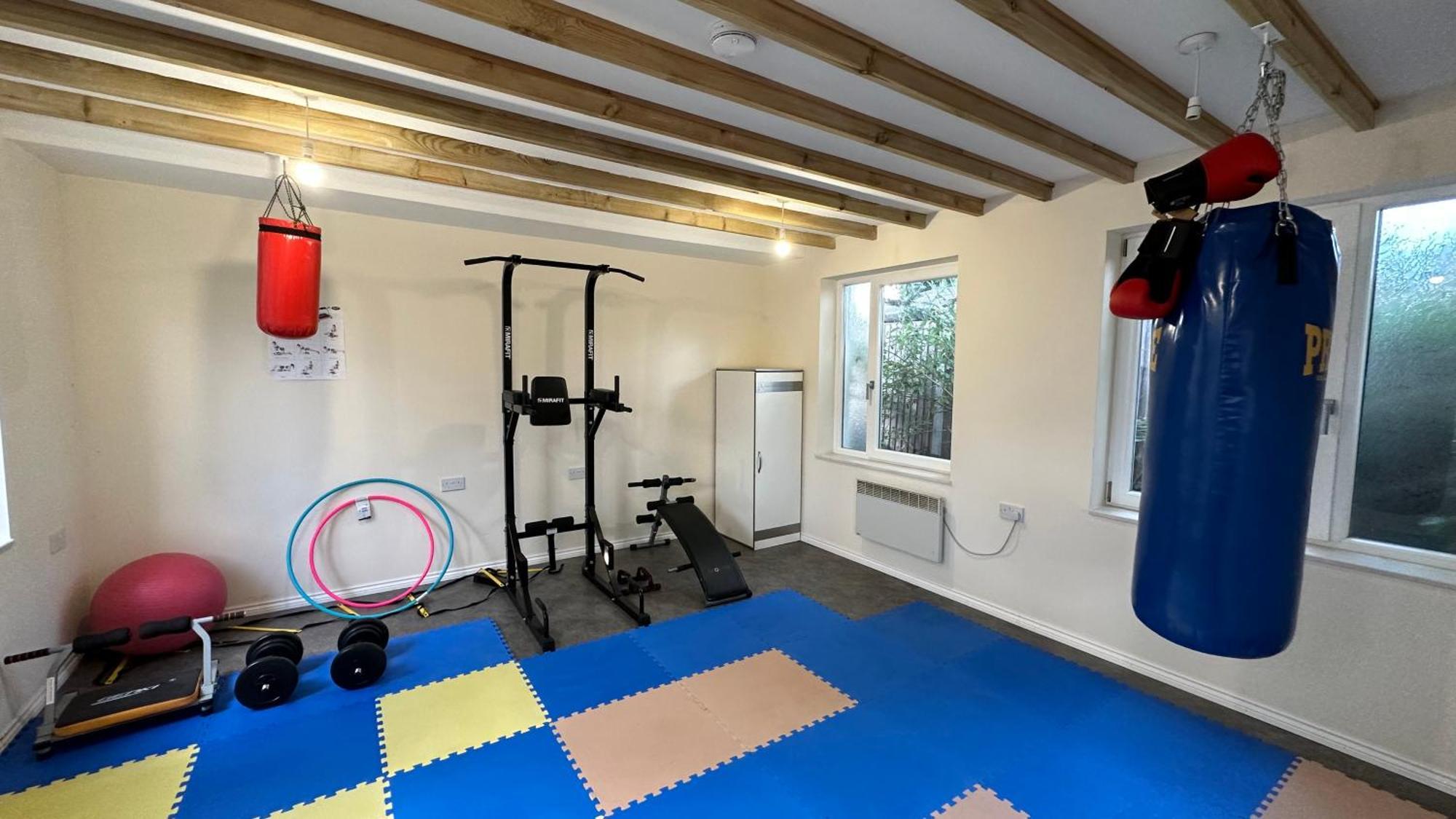 North London A Spacious 7 Bedroom House Accommodating Up To 18 People Complete With Own Gym And Table Tennis Екстериор снимка