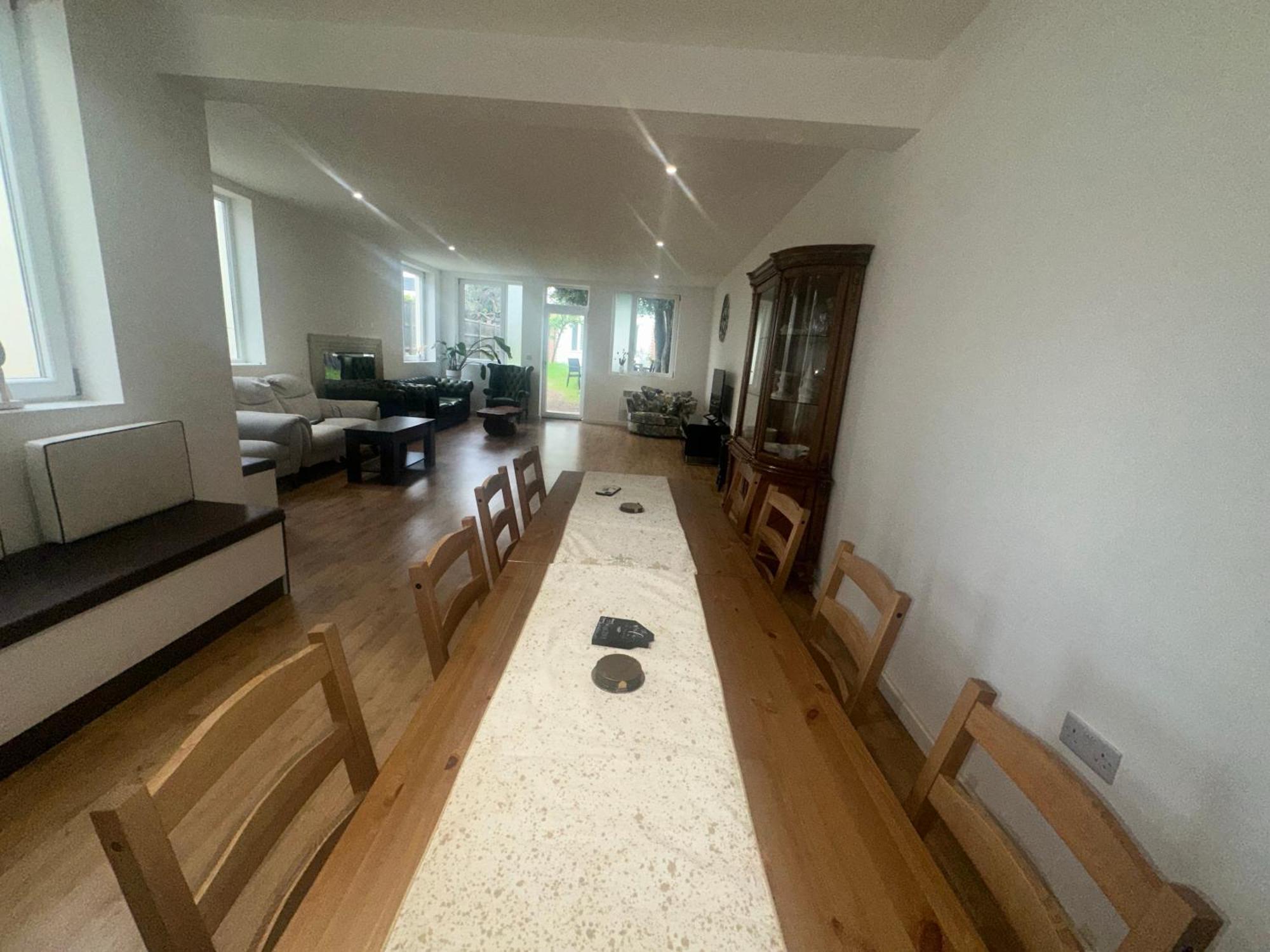 North London A Spacious 7 Bedroom House Accommodating Up To 18 People Complete With Own Gym And Table Tennis Екстериор снимка