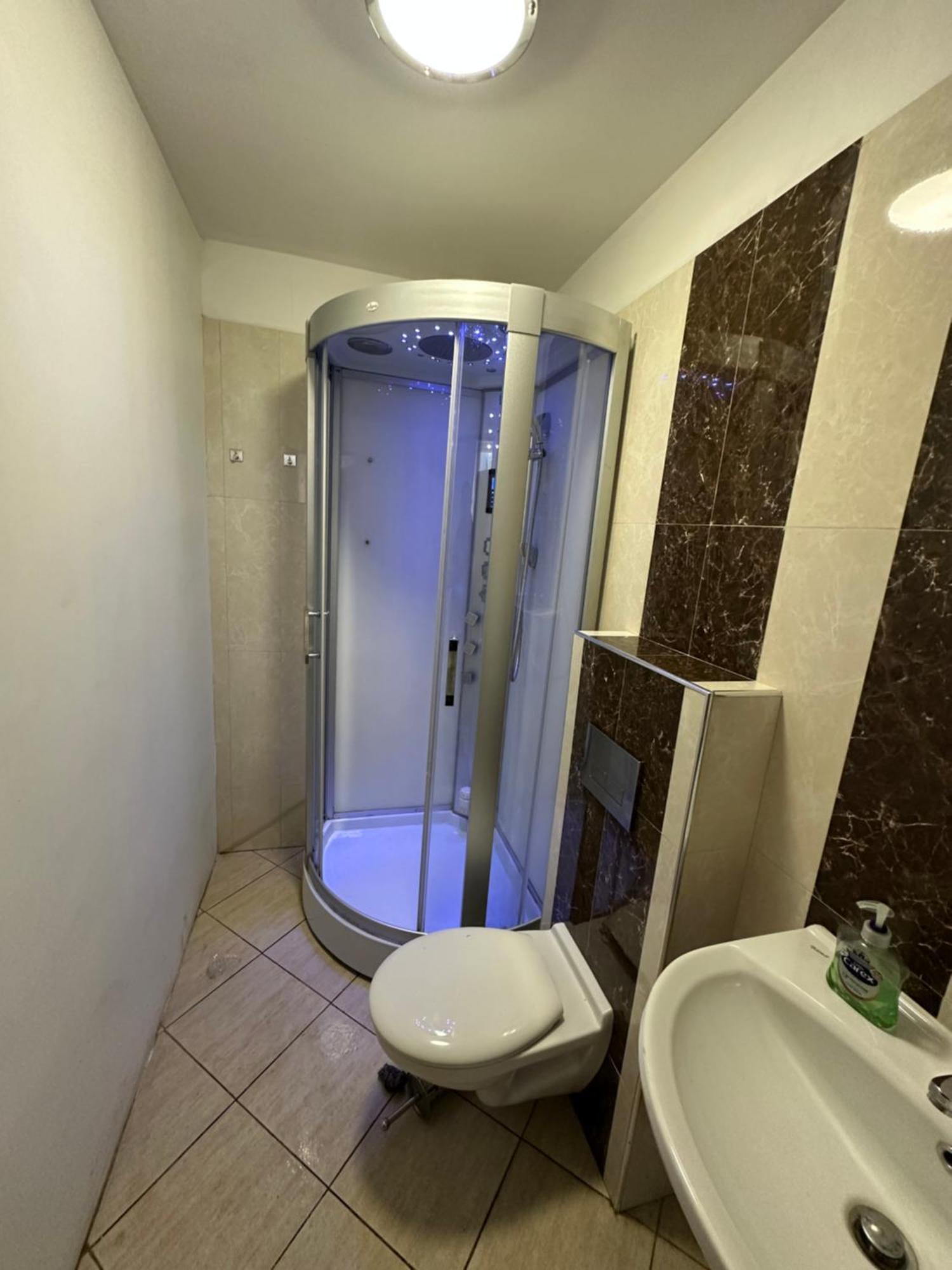 North London A Spacious 7 Bedroom House Accommodating Up To 18 People Complete With Own Gym And Table Tennis Екстериор снимка