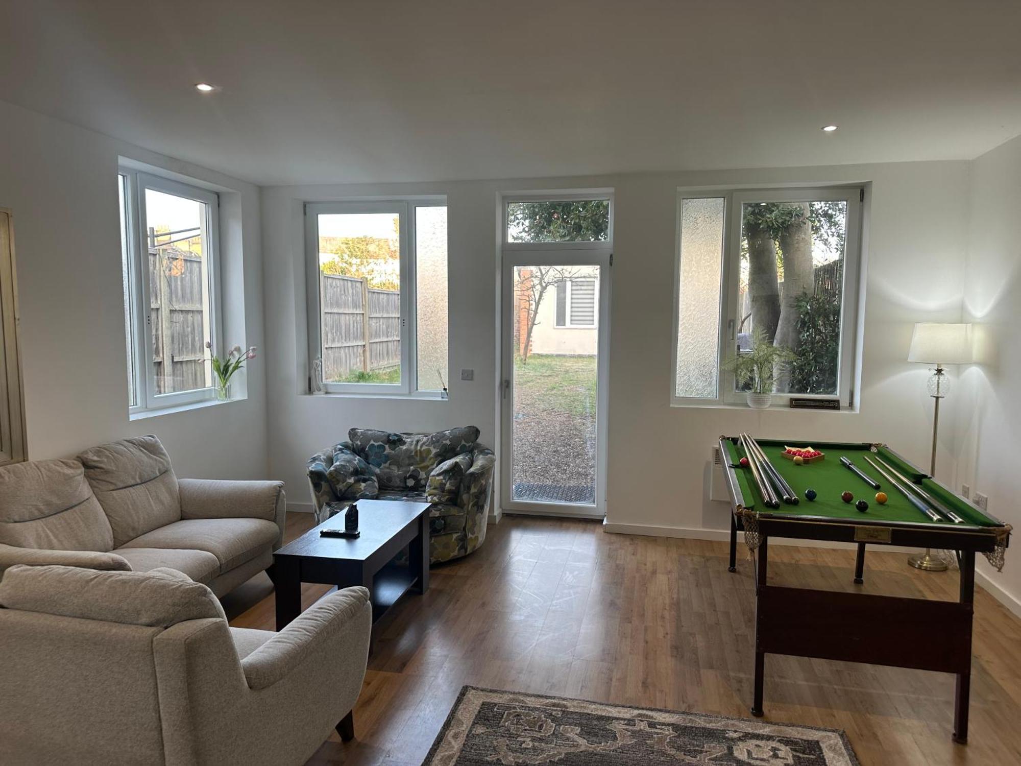 North London A Spacious 7 Bedroom House Accommodating Up To 18 People Complete With Own Gym And Table Tennis Екстериор снимка
